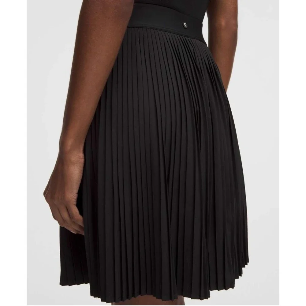 Lululemon Pleated High-Rise Knee-Length Tennis Skirt Black Size Large - Picture 2 of 7